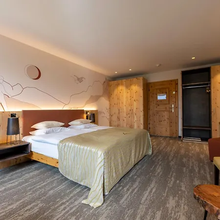 호텔 Sporthotel Pontresina 3*