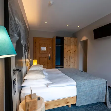 Sporthotel Pontresina 호텔 3*