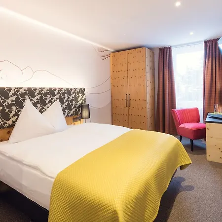 호텔 Sporthotel Pontresina 3*