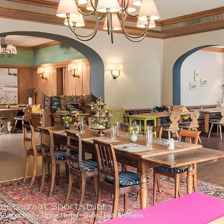 Sporthotel Pontresina 호텔 3*